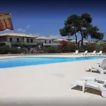 Bord De - Piscine - Apartment *
